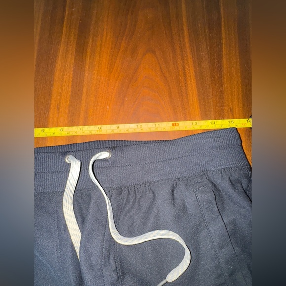 VUORI Men's Black Jogger Pants - Picture 2 of 6